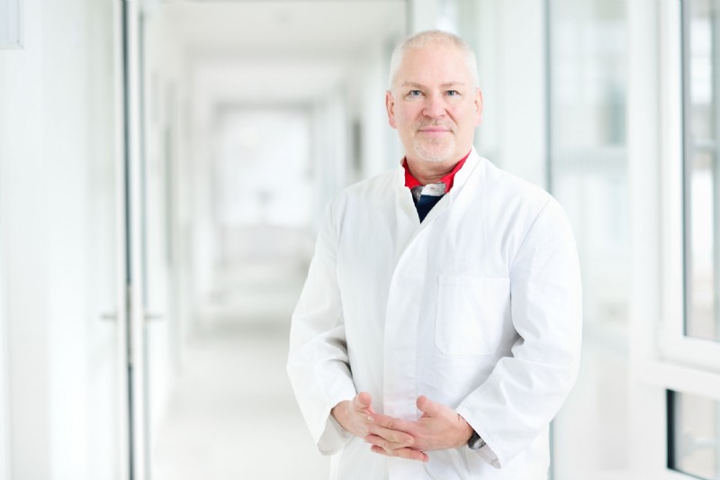 Dr. med. univ. Sebastian Pilz - Facharzt für Plastische Chirurgie
