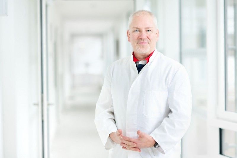 Dr. med. univ. Sebastian Pilz - Facharzt für Plastische Chirurgie